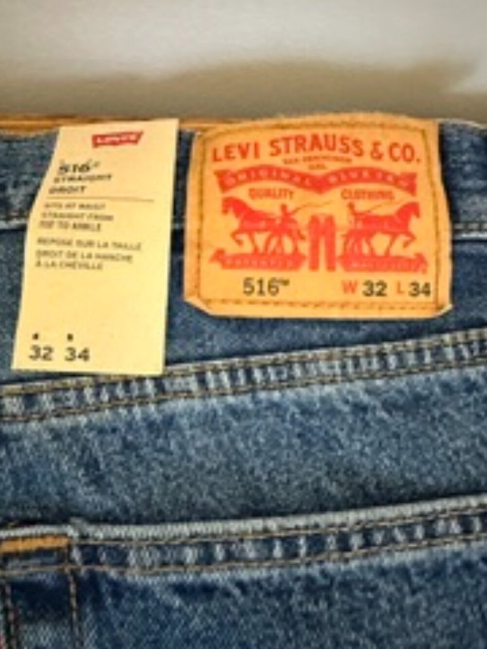BNWT LEVI'S 516 MENS BLUE JEANS SIZE 32X34